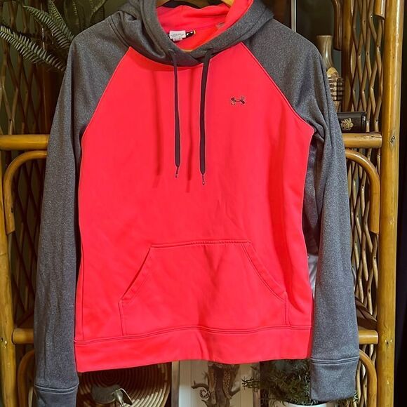 Under Armour medium hoodie - Picture 1 of 5